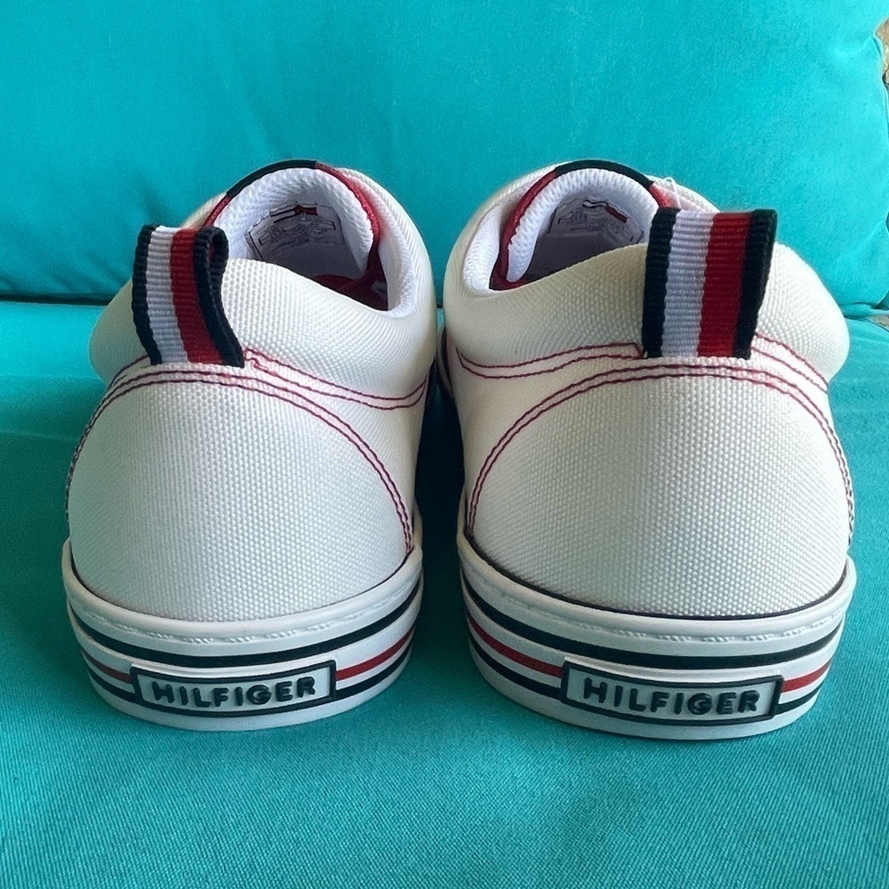 NWT Men’s Tommy Hilfiger Remmo Low size 11.5 - Picture 3 of 9